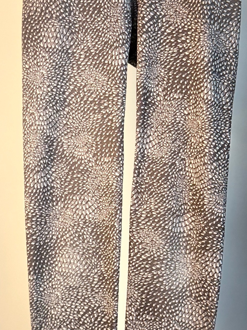 aerie Taupe and White Printed Dress Pants